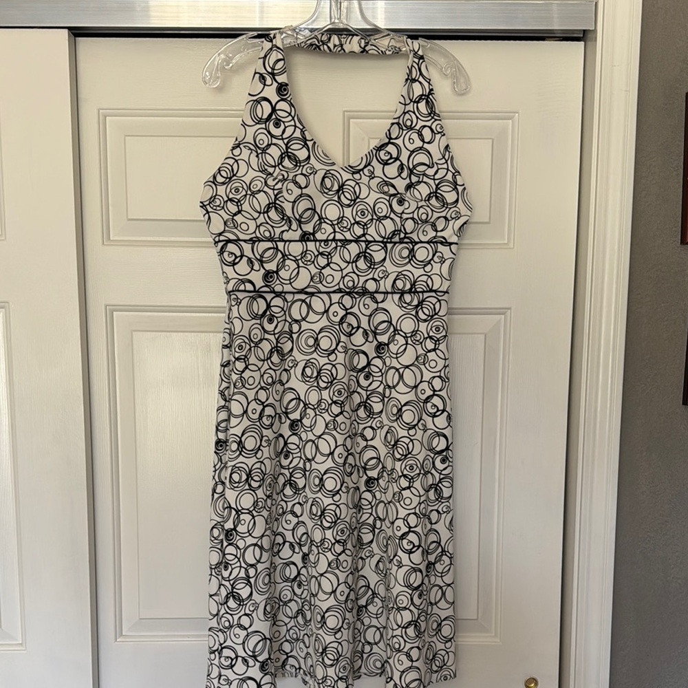 Elegant Black and White Patterned Dress